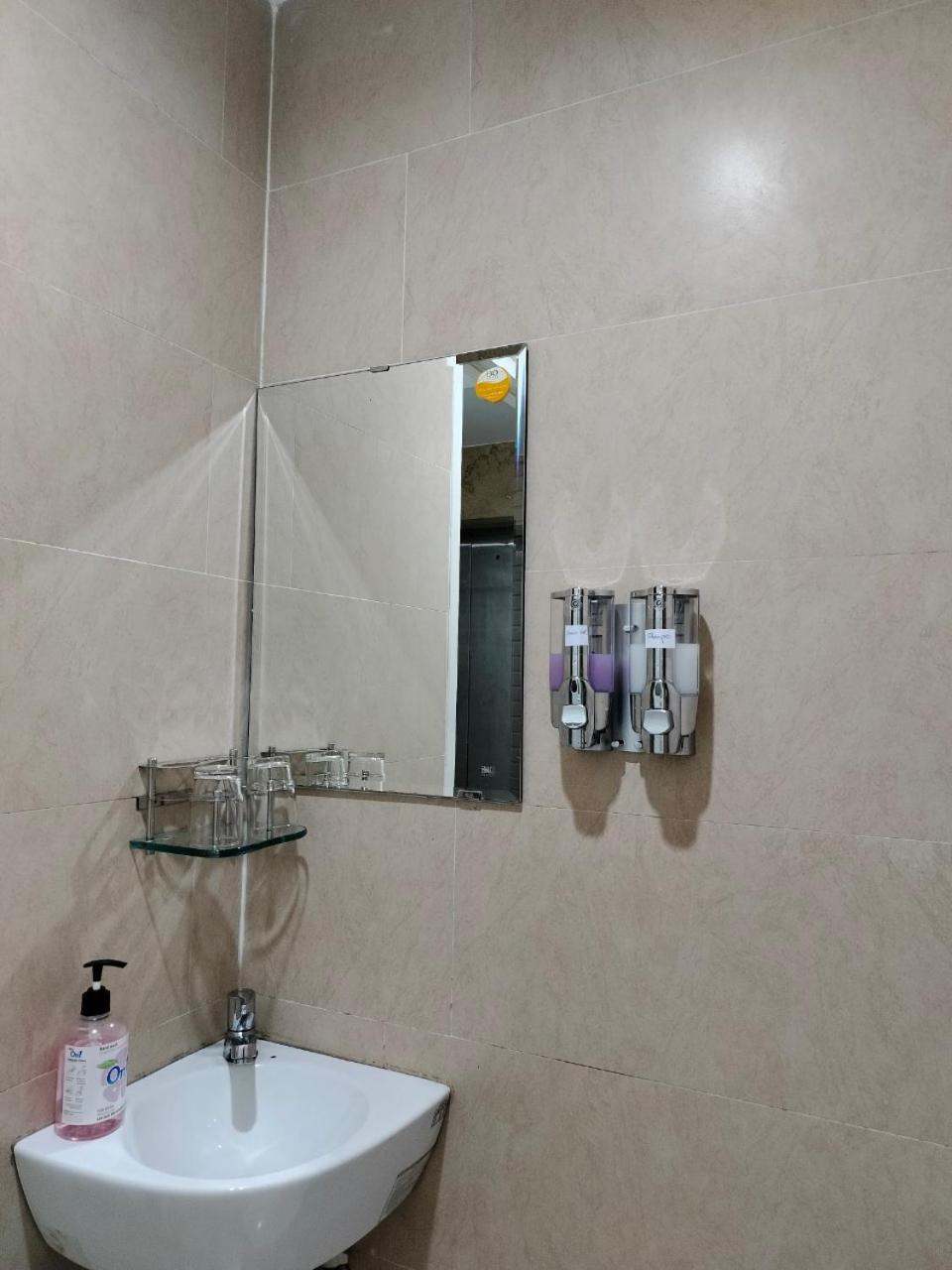 Adventure Hotel Ho Chi Minh City Bagian luar foto